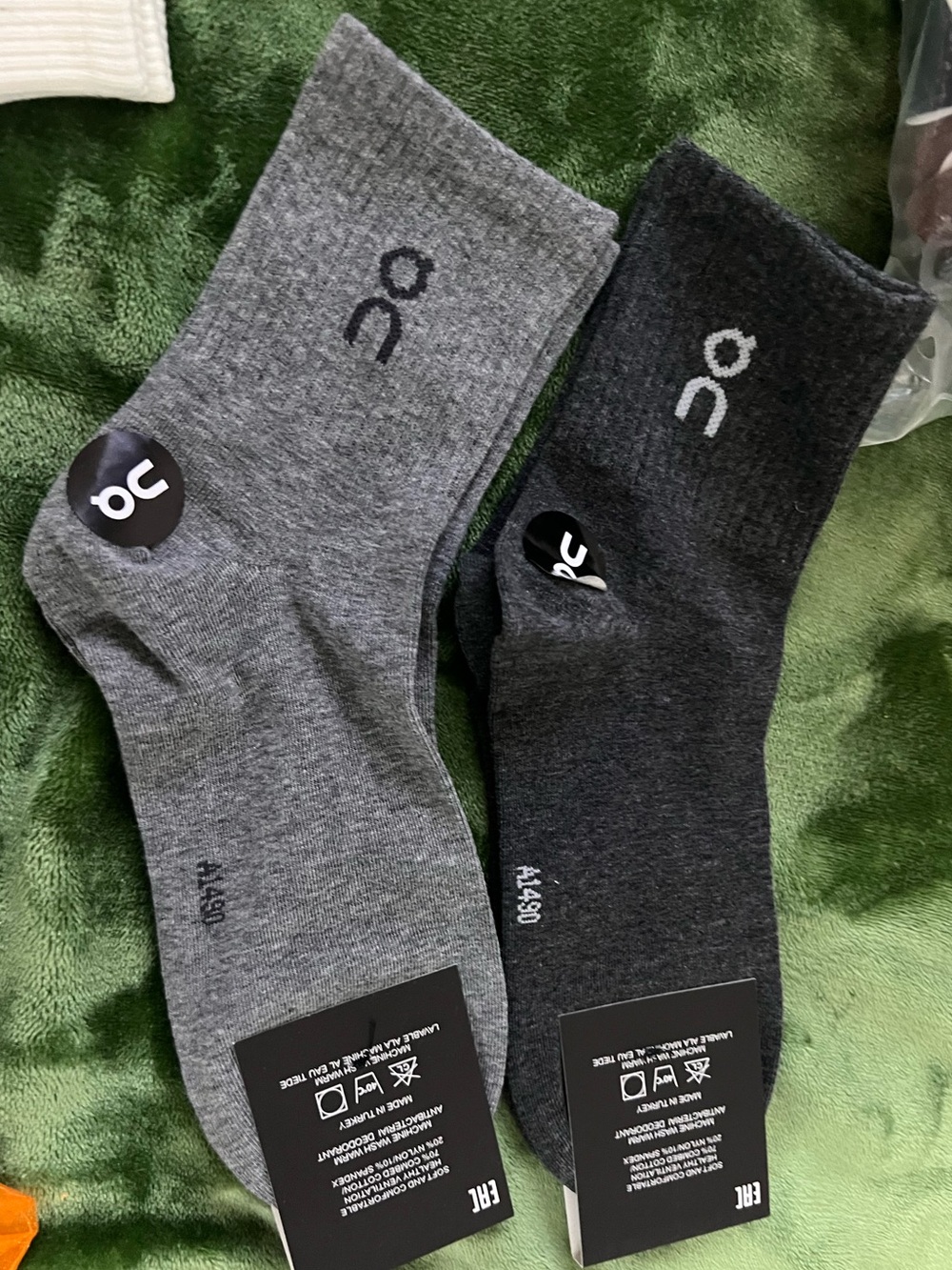 Performance Crew Socks - Gray & Dark Gray